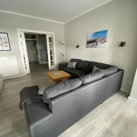 Moewe Im Haus Charlotte * كاروليننسيل